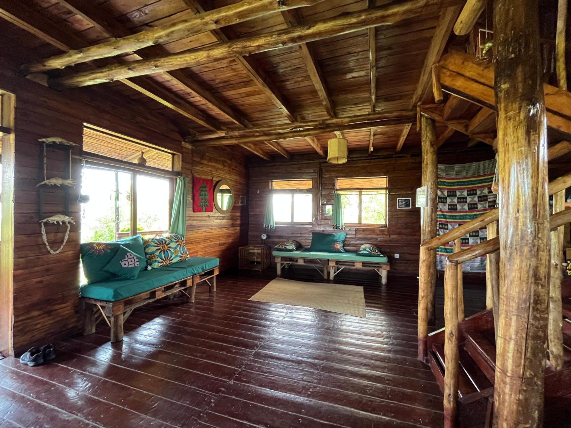 Queen Elizabeth Gorge Farm stay Rubirizi